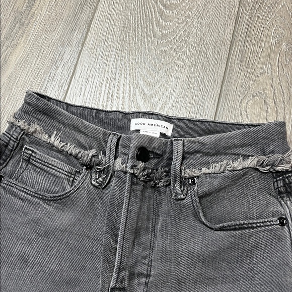 Good American Women's Black Skinny Jeans with Frayed Hem style GCSKC625T - Picture 3 of 10